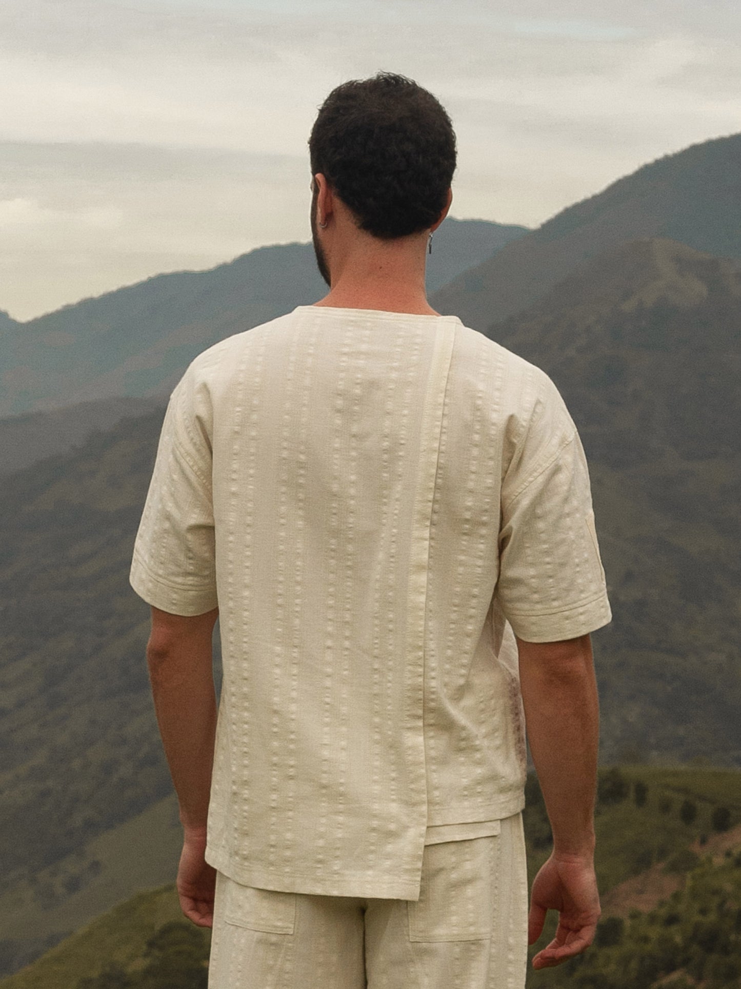 Camiseta Marfil en Algodón Cuello Redondo