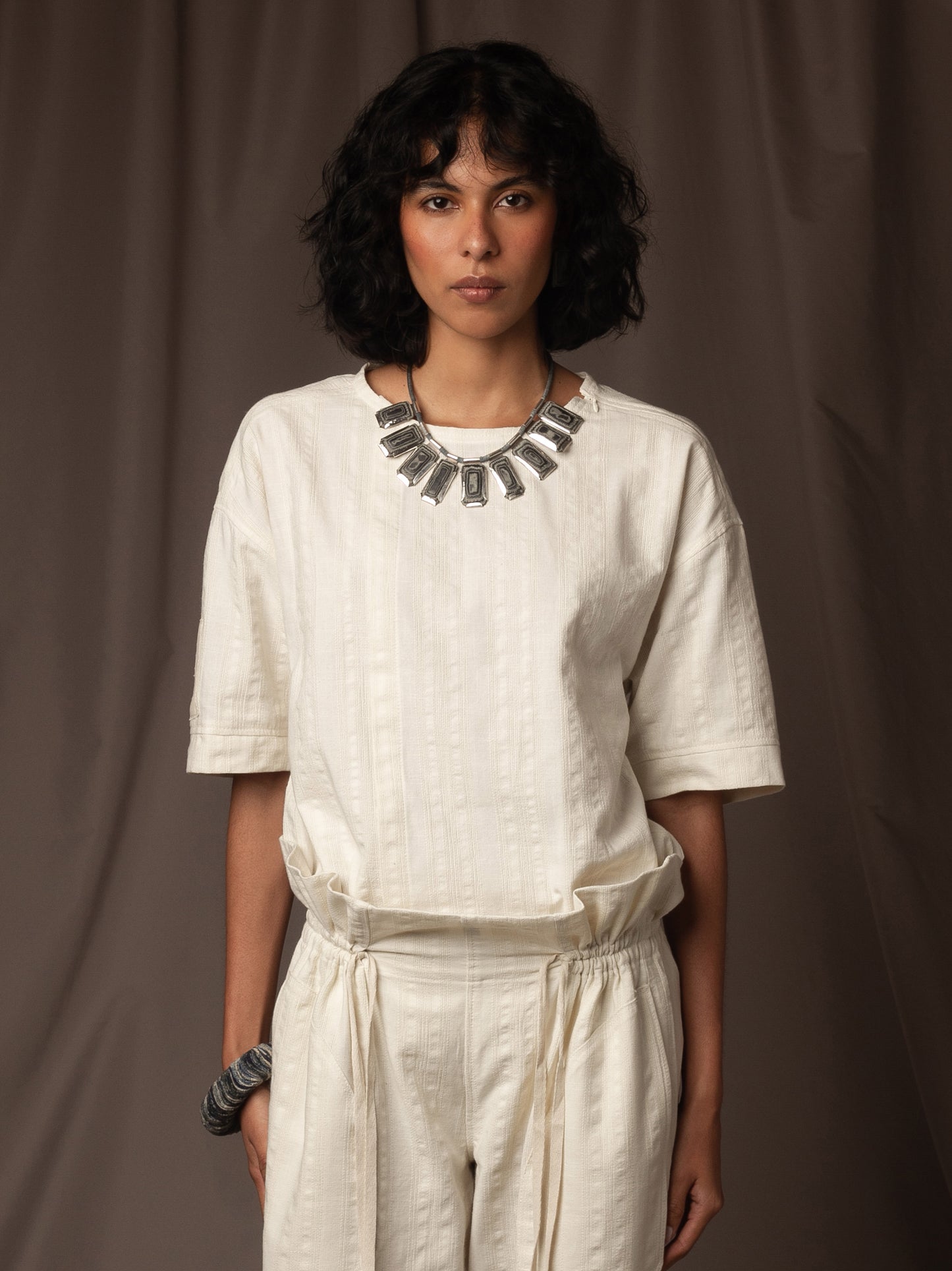 Camiseta Marfil en Algodón Cuello Redondo