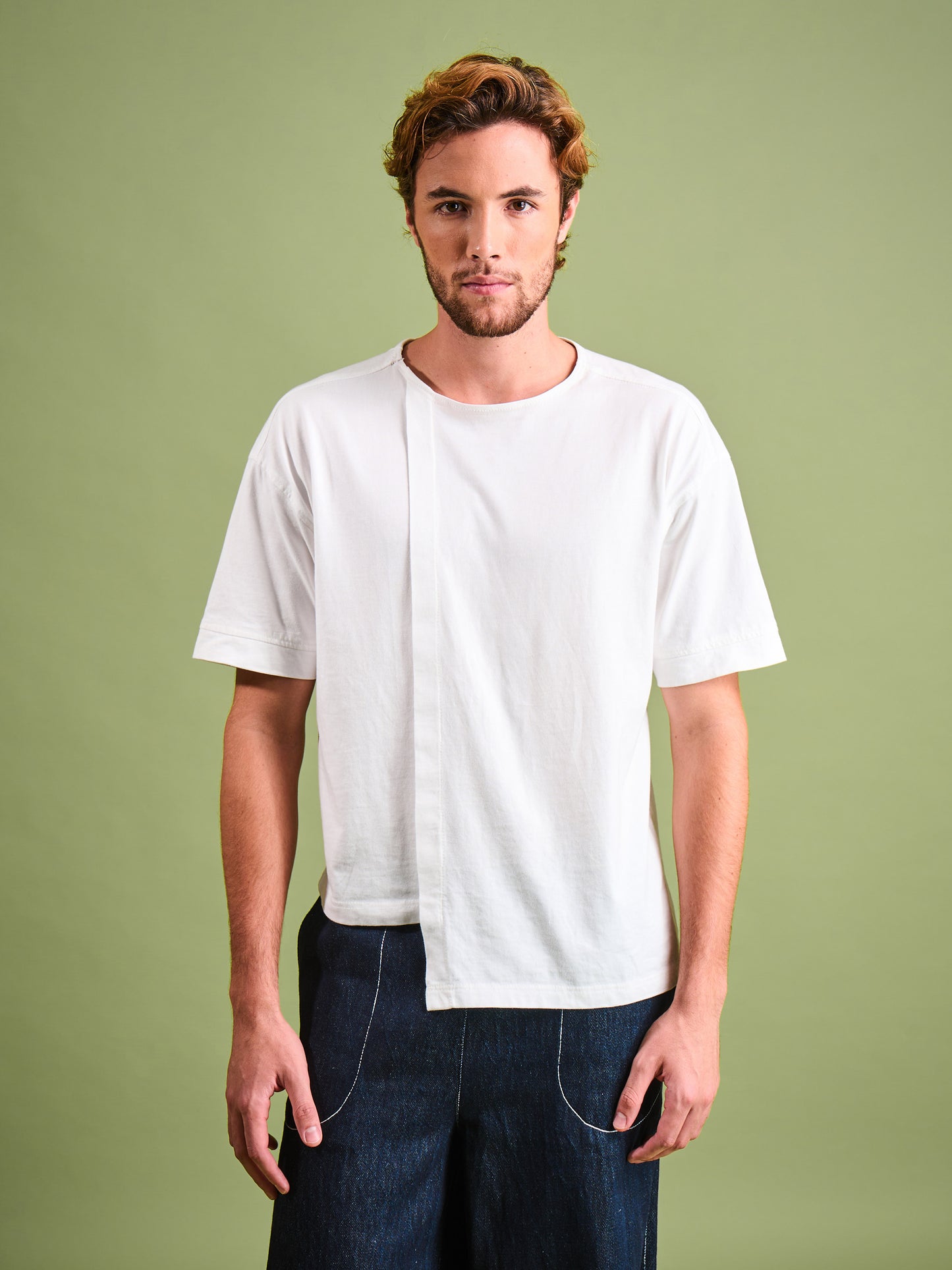 Camiseta Blanca en Algodón Cuello Redondo
